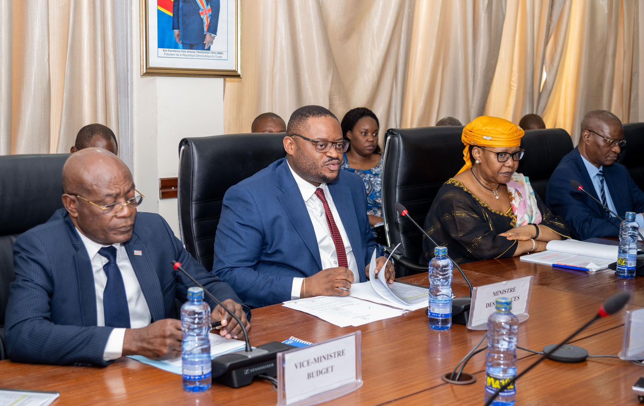 You are currently viewing RDC : le gouvernement adopte des mesures pour maîtriser l’inflation et stabiliser le taux de change 