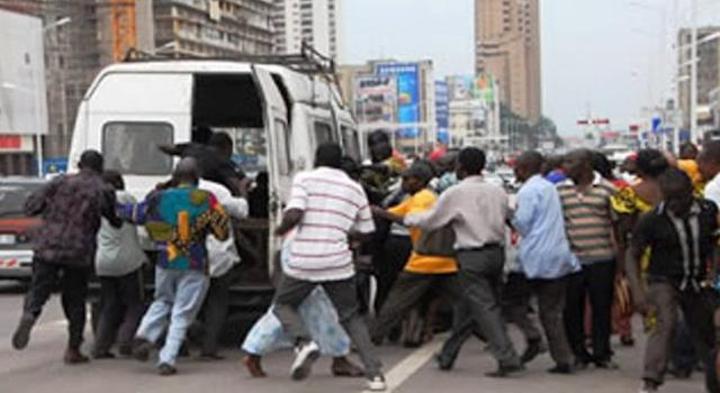 Lire la suite à propos de l’article Kinshasa : hausse des prix des transports en commun, une situation sans issue